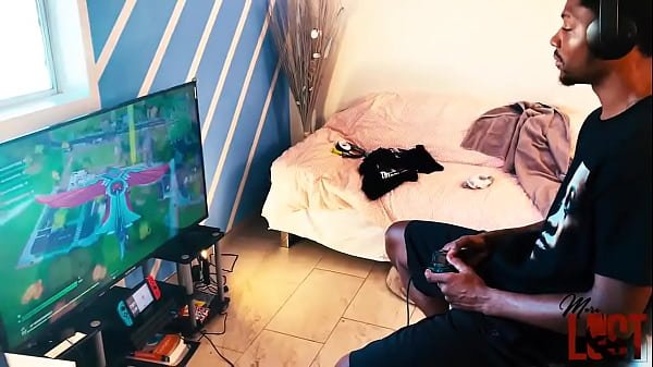 Fucknite Carmela Clutch Gets Stretched While She interrupts Stretch3x as he Plays Fortnite